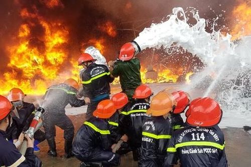 Những chế độ dành cho 'người hùng cứu hỏa' không phải ai cũng biết