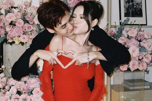 Buột miệng tiết lộ bí mật vợ chồng trên livestream, cô vợ làm chồng ngại đỏ mặt
