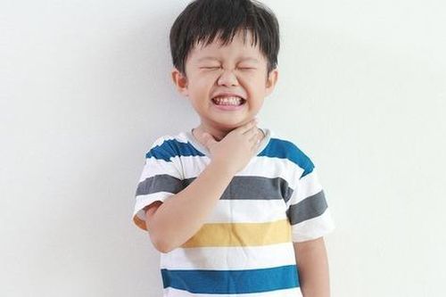 Áp xe thành sau họng - Biến chứng nguy hiểm của viêm VA