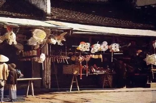 Chiêm ngưỡng chiếc đèn Trung thu cổ thất truyền được phục chế