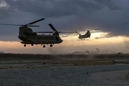 Trực thăng quân sự Mỹ đột kích, bắt sống chỉ huy IS ở Syria