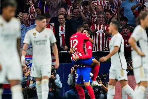 Real Madrid thua Atletico ở derby: Thần chú hết thiêng