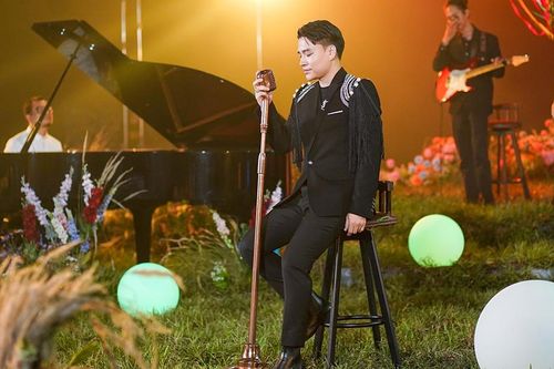 Giọng ca phi giới tính Trần Tùng Anh: Ra cùng lúc 9 MV, tiết lộ số tiền khủng để thực hiện dự án
