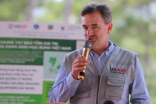 Phát triển du lịch sinh thái gắn với bảo tồn đa dạng sinh học