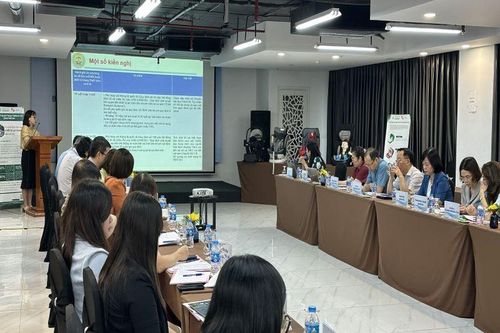 Cần quy định cụ thể về thiết bị an toàn cho trẻ trên ô-tô