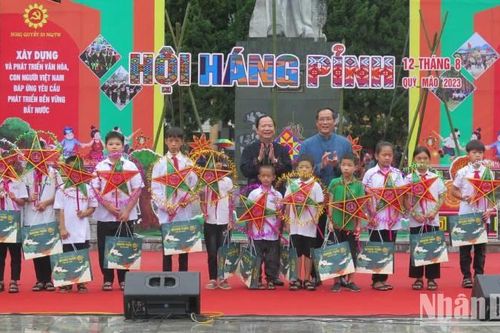 Lạng Sơn mở lễ hội Háng Pỉnh