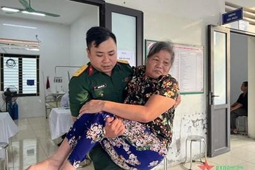 Hành động đẹp của Trung úy Khương Hữu Công