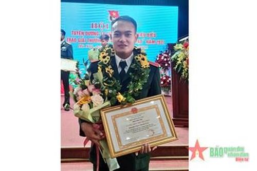 Chàng thủ khoa đã 'có công mài thép'...