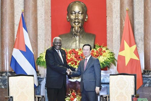 Chủ tịch Quốc hội Chính quyền Nhân dân Cuba thăm Việt Nam