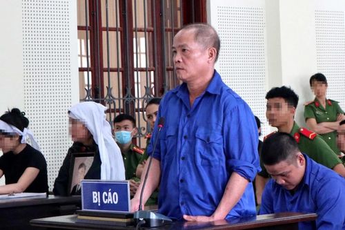 Án mạng vì hàng xóm nói chuyện bằng dao