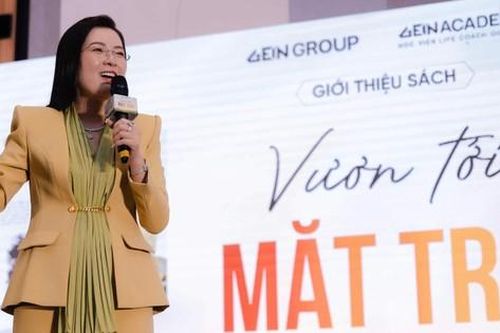 Doanh nhân Nguyễn Thị Thạch Thảo giới thiệu sách 'Vươn tới Mặt trời'