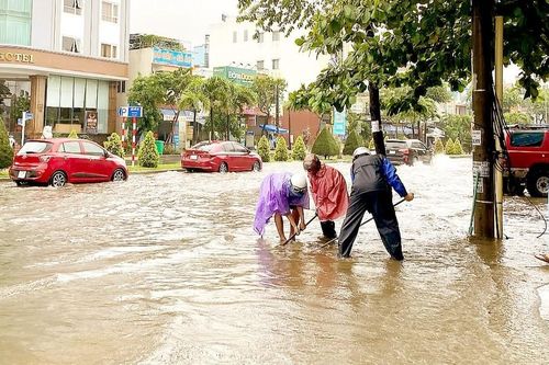 Miền Trung: Mới đầu mùa mưa bão, nhiều nơi đã ngập