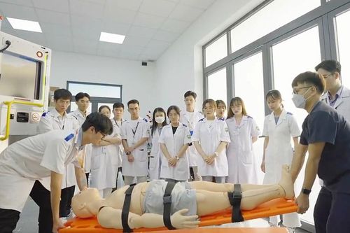 Hợp tác viện - trường: Nâng cao chất lượng y tế