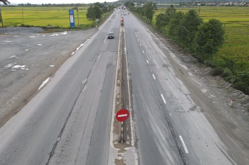 Quốc lộ 1 qua Hà Tĩnh xuống cấp: Đề xuất dừng thu phí nếu không sửa chữa
