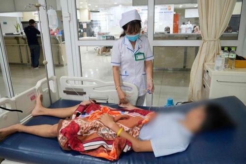 Một học sinh lớp 9 bị đánh hội đồng phải nhập viện
