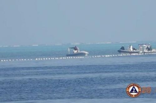Philippines tuyên bố gỡ thành công dây phao ở bãi cạn trên Biển Đông, gửi thông điệp mạnh mẽ tới Trung Quốc
