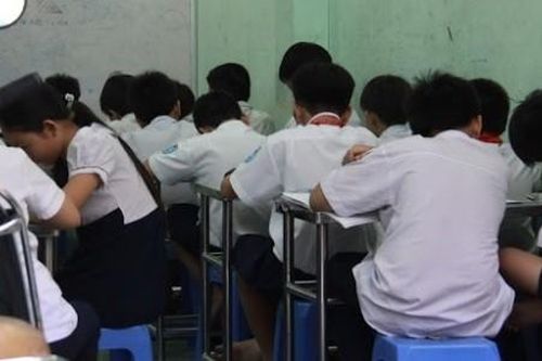 Méo mặt chi cả chục triệu mỗi tháng cho con đi học thêm tối ngày
