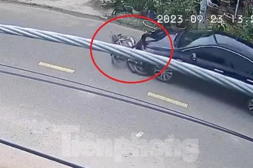 Vụ ô tô kéo lê xe máy sau va chạm: Triệu tập người đăng video và xúc phạm công an