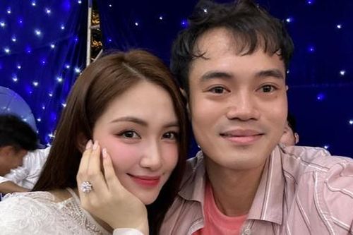 Showbiz 26/9: Văn Toàn và Hòa Minzy 'tạo scandal'