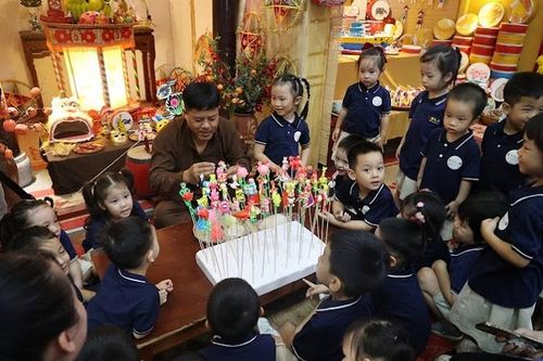 Trải nghiệm tour đêm Tết Trung thu ở Hoàng thành Thăng Long