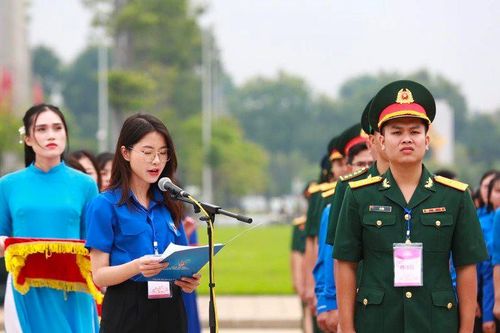 420 thanh niên tiên tiến báo công dâng Bác