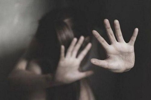Nhiều lần xâm hại cháu vợ tại cơ sở tẩm quất