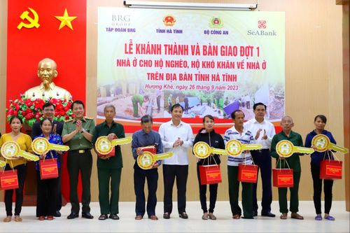 Bộ Công an bàn giao 600 nhà ở cho hộ nghèo, hộ khó khăn ở Hà Tĩnh