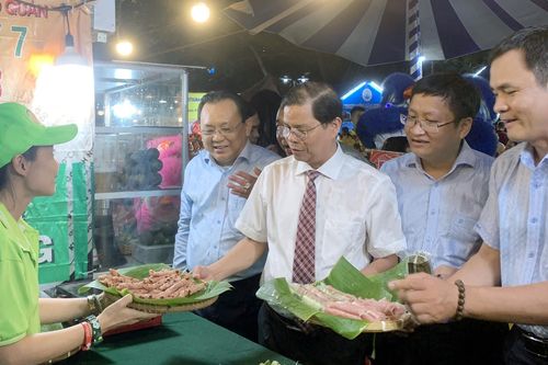 Nha Trang khai trương chợ đêm trong 2 công viên