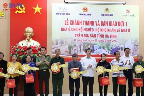 Trao 600 căn nhà tặng hộ nghèo ở Hà Tĩnh