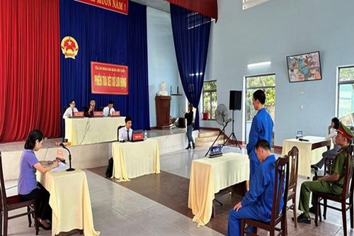 Xét xử lưu động vụ án cướp giật tài sản