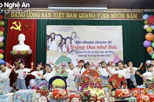 Sở Văn hóa và Thể thao tổ chức Tết Trung thu tại Làng trẻ em SOS Vinh