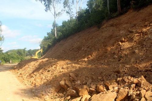 Thanh Hóa: Nhiều đê điều bị hư hỏng do thi công cao tốc Bắc-Nam