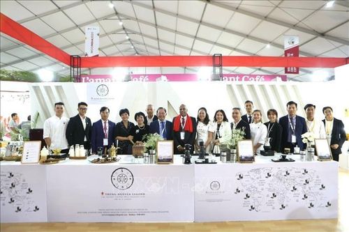 Cà phê Việt Nam khai trương gian hàng tại Triển lãm và Hội nghị cà phê quốc tế