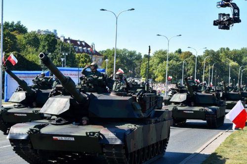 Mỹ cho quốc gia láng giềng Ukraine vay 2 tỷ USD phục vụ quân sự