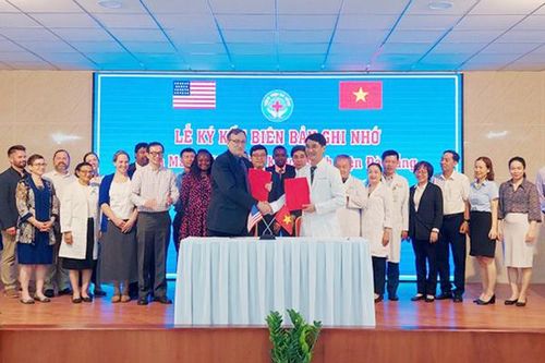Bệnh viện Đà Nẵng ký hợp tác nâng cao chất lượng nhân lực với Mayo Clinic