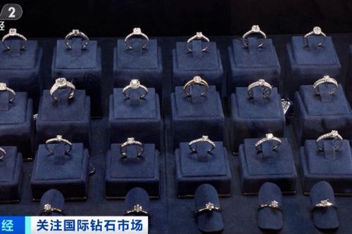 Mua đắt, bán rẻ: Kim cương đã hết thời?