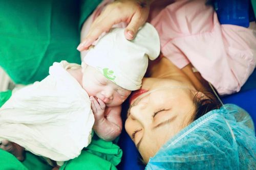 Nữ MC nổi tiếng hạ sinh nhóc tỳ thứ 3