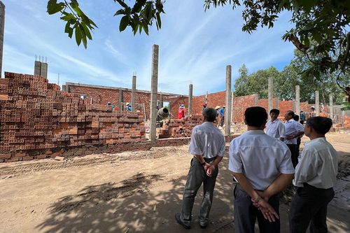 Kiểm tra công trình xây dựng Khu nhà Đại đoàn kết tại xã Nhơn Hội