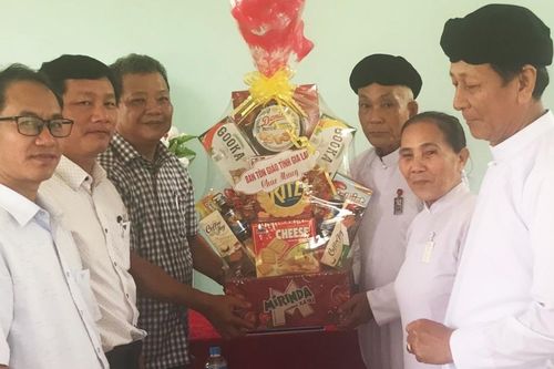 Trưởng Ban Tôn giáo tỉnh Gia Lai thăm, chúc mừng các họ đạo Cao Đài nhân dịp Đại lễ hội Yến Diêu Trì Cung