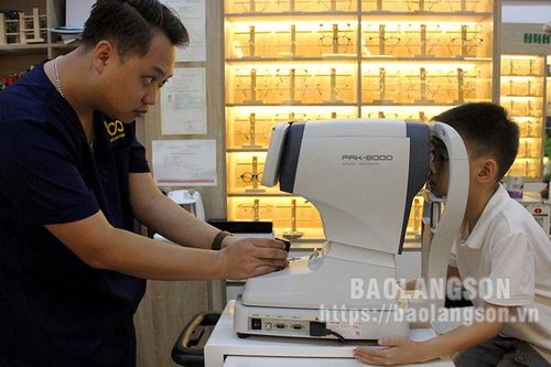 Tật khúc xạ học đường: Không nên chủ quan