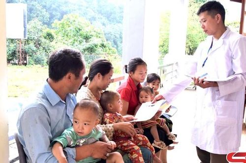 Chăm sóc tốt sức khỏe cho nhân dân