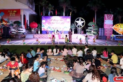 Bộ CHQS tỉnh tổ chức Tết Trung thu vui hội rước đèn