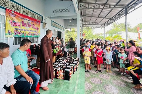 Ban Trị sự Phật giáo, Mặt trận Q.Gò Vấp tặng quà trung thu đến trẻ em nghèo tại Sóc Trăng