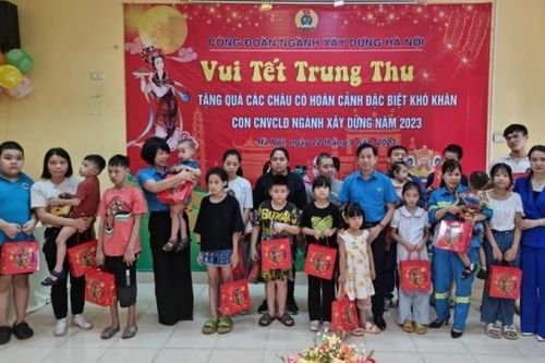 Ngành Xây dựng Hà Nội: Tổ chức Tết Trung thu sớm cho trẻ em có hoàn cảnh khó khăn