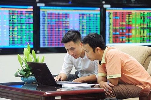 Hai ông lớn ngành quỹ lên tiếng về những biến động mạnh trên thị trường chứng khoán