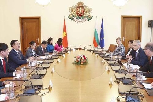 Chủ tịch Quốc hội Vương Đình Huệ hội kiến Thủ tướng Bulgaria