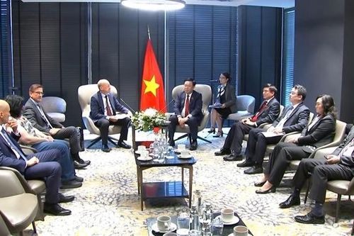 Chủ tịch Quốc hội Vương Đình Huệ tiếp lãnh đạo một số hiệp hội, tập đoàn Bulgaria
