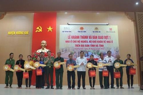 Bộ Công an bàn giao 600 ngôi nhà cho hộ nghèo tại Hà Tĩnh