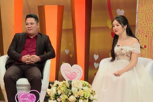 Người phụ nữ xinh đẹp khuyết một tay được chồng coi như của báu