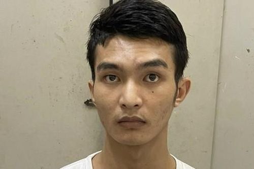 Bắt kẻ dùng kéo khống chế nạn nhân, cướp điện thoại ngay trước cửa nhà